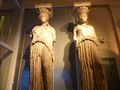 Twee caryatiden.jpg