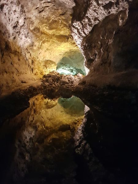 Bestand:Cueva de los Verdes.jpeg
