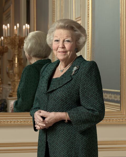 Bestand:Soloportret-prinses-beatrix-02.jpg